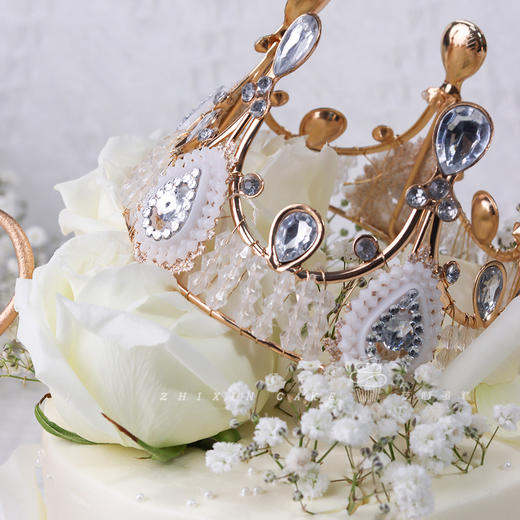 满天星白玫瑰皇冠女士蛋糕 商品图1