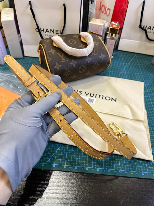 Lv新款枕头包nano 商品图8