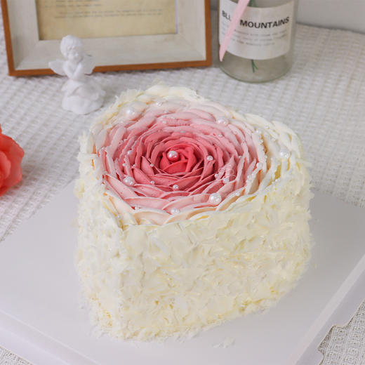 粉愿心动-渐变粉色系爱心女士蛋糕 商品图0