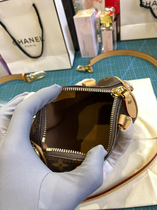 Lv新款枕头包nano 商品图7