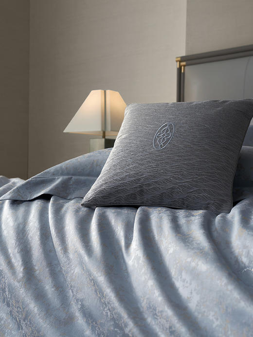 whinny/惠谊 新中式140支长绒棉全棉贡缎色织提花四件套 洞庭风细 商品图2