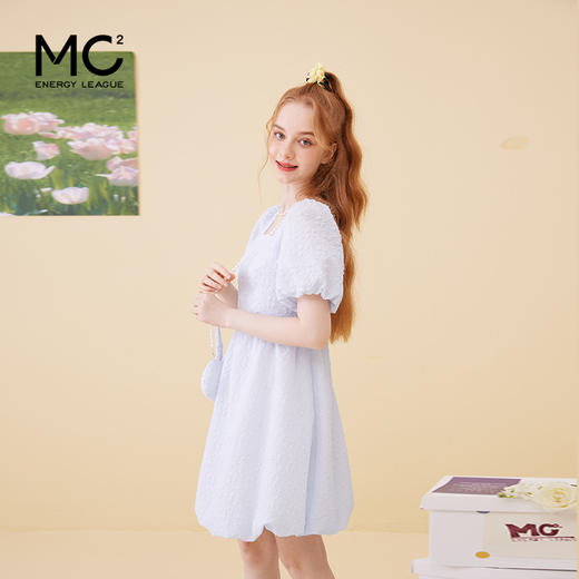 女装方领提花面料花苞连衣裙（配小兔玩偶）Q3221388 商品图2