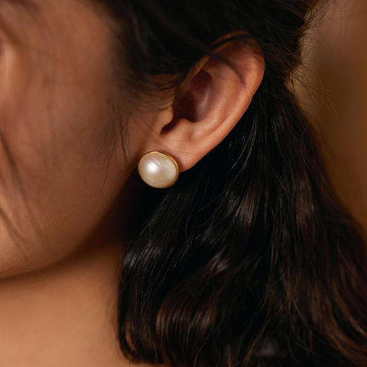 Manreya玛芮雅女王时代马贝极简珍珠耳环 商品图3