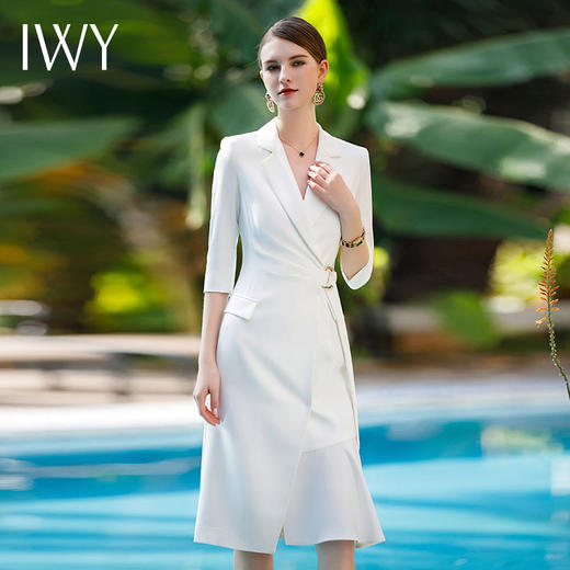 IWY/白色高端连衣裙女气质V领修身显瘦医美工服美容院职业装Q772 商品图3