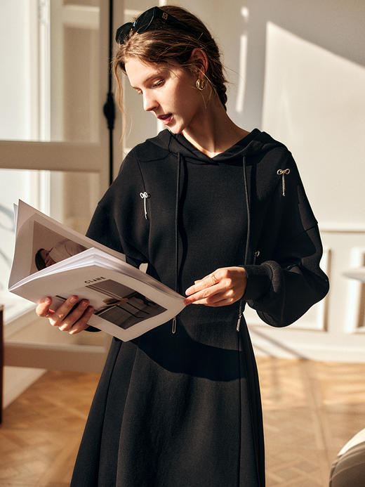 欧芮儿中长款连衣裙女秋季2022新款收腰法式气质针织休闲卫衣裙 商品图1