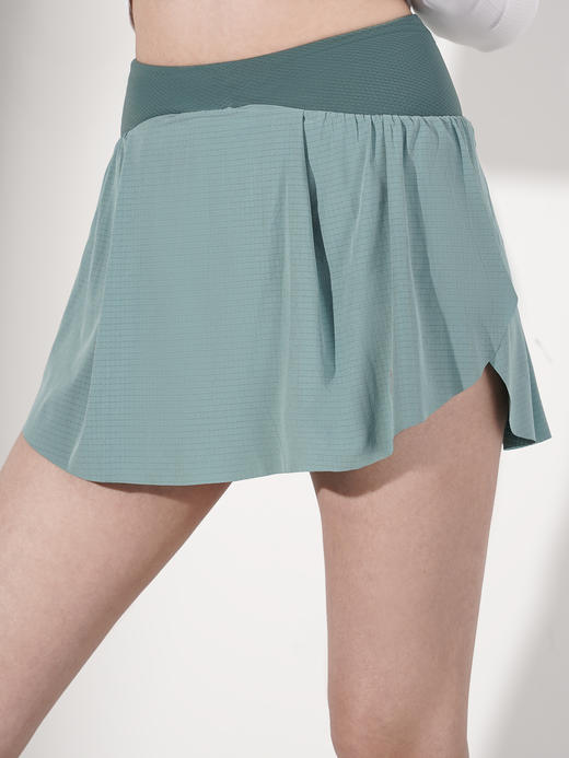 【特价商品部分可能有小瑕疵不影响穿着】优极UG 女款 轻量速干运动短裙 商品图3