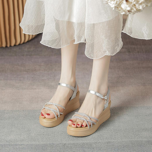 ZHR细带水钻坡跟凉鞋女2023新款韩版百搭厚底仙女一字带凉鞋 商品图2