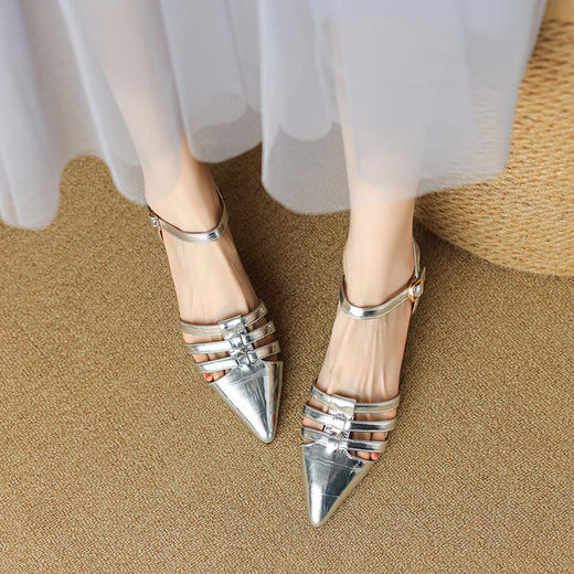 夏季新款，粗跟水钻包头凉鞋LD-6330 商品图5