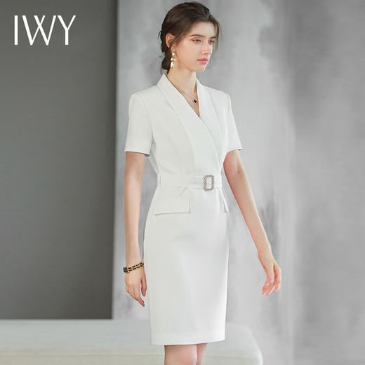 IWY/白色高端设计感连衣裙女夏V领收腰显瘦腰带美容院医美职业工服Q892 商品图3