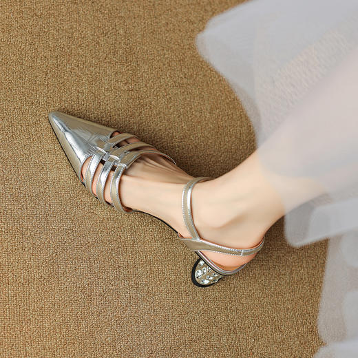 夏季新款，粗跟水钻包头凉鞋LD-6330 商品图6