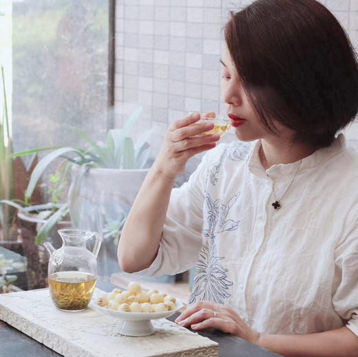 【江西广昌手工白莲子】地标性非遗传统手工制作  可生吃 无硫熏  冷水炖煮粉糯清香 入口即化 回归到农家本 商品图3