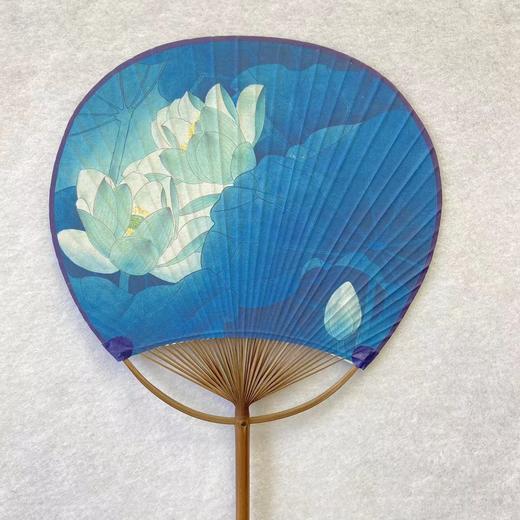 花鸟团扇（共四款） | 陈湘波老师花鸟画作品元素授权 艺术文创夏日优雅【陈湘波艺术公益基金会 X ArtJi】| 一艺之间 艺术家精选文创推荐 商品图4