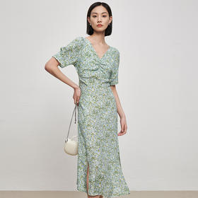 【品牌优选】【合作直发】IN AND ON女连衣裙夏季新款桑蚕丝碎花V领泡泡袖收腰印花显