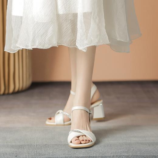 ZHR2023新款夏季一字带水钻时装方头高跟凉鞋小香风粗跟气质女鞋 商品图1