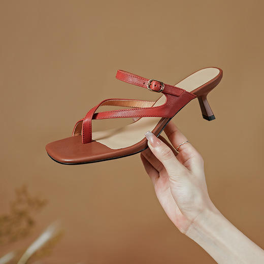 夏季新款，头层质感小牛皮条带夹趾凉拖鞋PS1320 商品图9