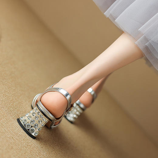 夏季新款，粗跟水钻包头凉鞋LD-6330 商品图3