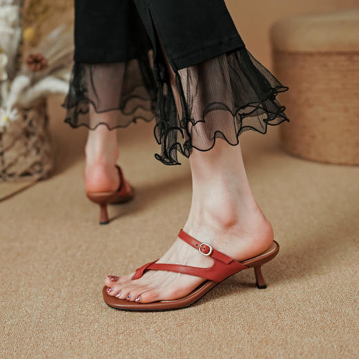 夏季新款，头层质感小牛皮条带夹趾凉拖鞋PS1320 商品图6