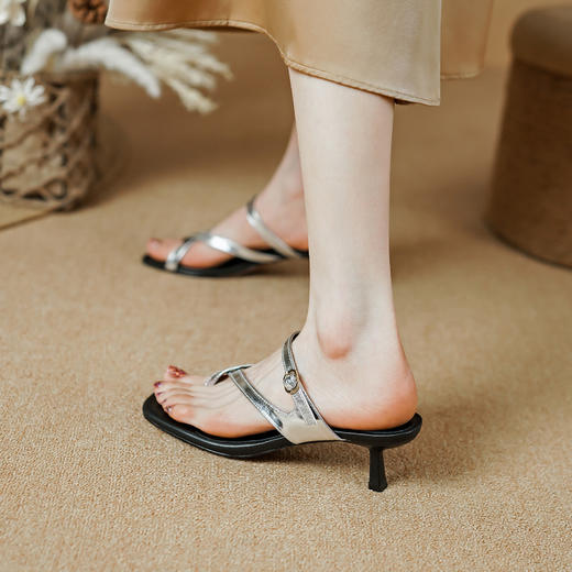 夏季新款，头层质感小牛皮条带夹趾凉拖鞋PS1320 商品图0