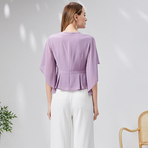 EITIE爱特爱温柔飘逸V领收腰小上衣紫色气质通勤显瘦夏新款B13128 商品图4