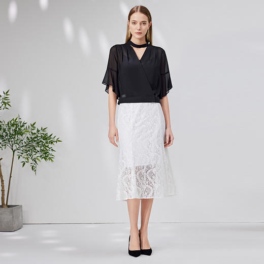 EITIE爱特爱时尚宽松两件套黑色上衣显瘦喇叭袖V领夏季新款B13116 商品图3