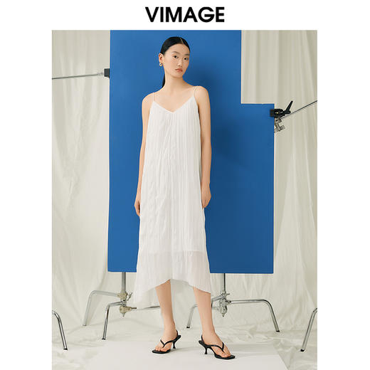 VIMAGE纬漫纪夏款新款时尚个性宽松显瘦吊带连衣裙女V1907528 商品图4
