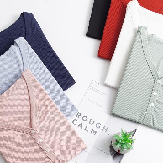 新款螺纹免烫白色V领短袖t恤女夏装内搭显瘦半袖钉扣莫代尔体恤衫_HLY 商品图0