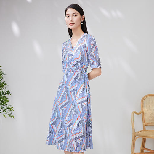 EITIE爱特爱夏季新款印花连衣裙时尚气质系带V领显瘦连衣裙7007734 商品图1