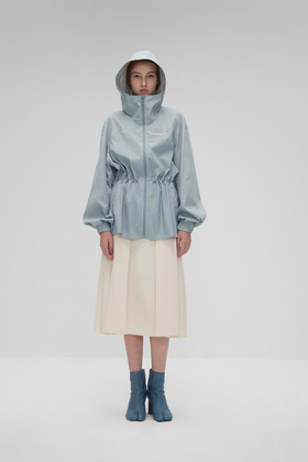 连帽收腰防晒外套