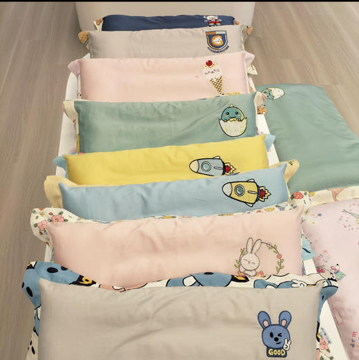 迎鹤儿童枕38*58cm（颜色，样式随机发） 商品图0