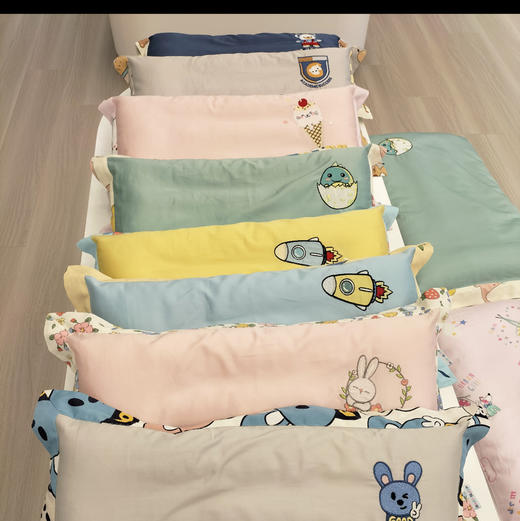 迎鹤儿童枕30*50cm（颜色随机发） 商品图0