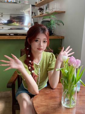 不得不说今年很流行草绿色！亮眼又活力~