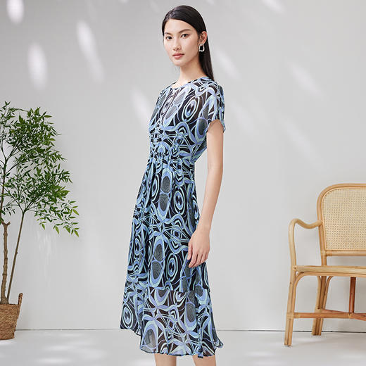 EITIE爱特爱夏款新品100%桑蚕丝优雅显瘦高腰舒适印花连衣裙7007728 商品图1