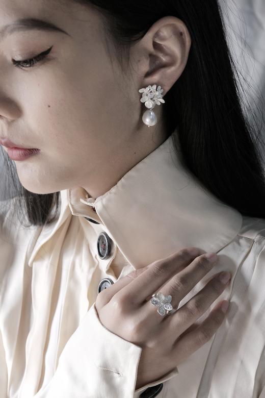 Fireflies  无尽夏花簇珍珠耳环(一对） 商品图12