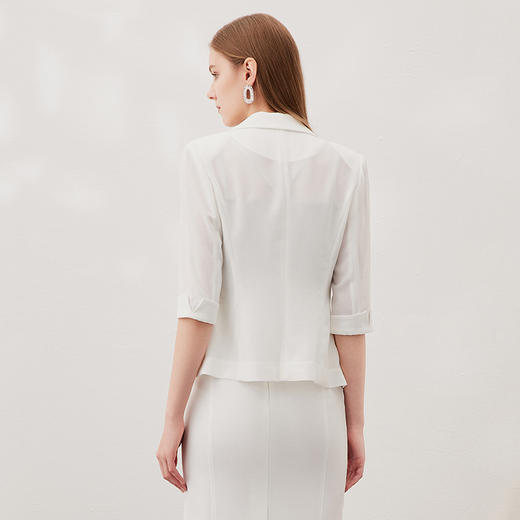 EITIE爱特爱夏季新款纯色五分袖小西装修身短外套7003707 商品图4