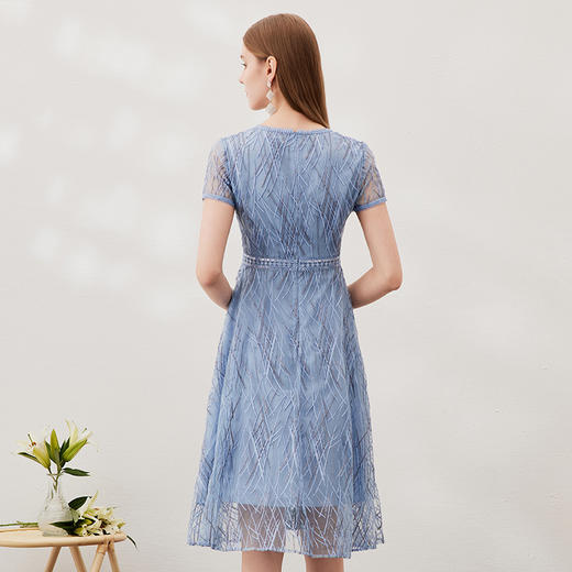 EITIE爱特爱夏季新款优雅修身显瘦蕾丝拼接连衣裙女7007720 商品图4