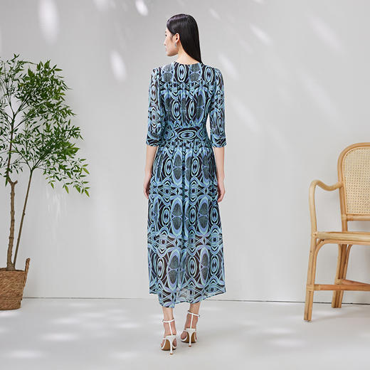 EITIE爱特爱春季新款修身复古印花V领蕾丝拼接五分袖长裙连衣裙女7007730 商品图4