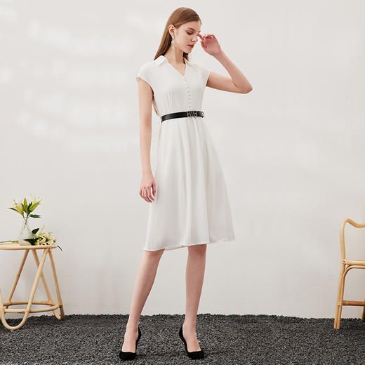 没有皮带-EITIE爱特爱夏季新款V领简约修身百搭连衣裙7007741 商品图3