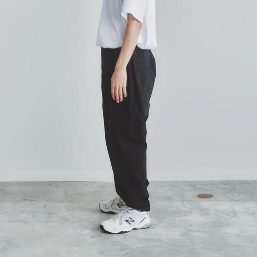 is-ness CHANGE POCKET TUCK PANTS 机能侧面双口袋锥形宽松长裤 商品图2