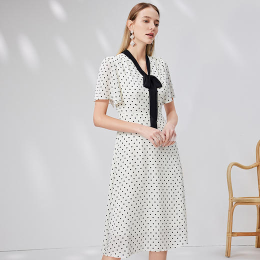 EITIE爱特爱复古飘带V领收腰波点浪漫连衣裙法式通勤显瘦夏新款B2307152 商品图2