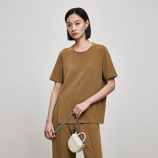 IN AND ON53221+53223华夫格白色时尚套装女短袖开叉上衣垂感显瘦阔腿休闲裤子两件套 商品图6