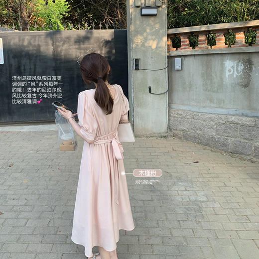 月季白L码 金蘑菇菇【济州岛微风】温柔简约风v领法式收腰收胯过膝连衣裙 商品图0
