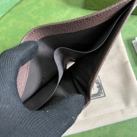 Gucci 英文印花钱包 商品图7