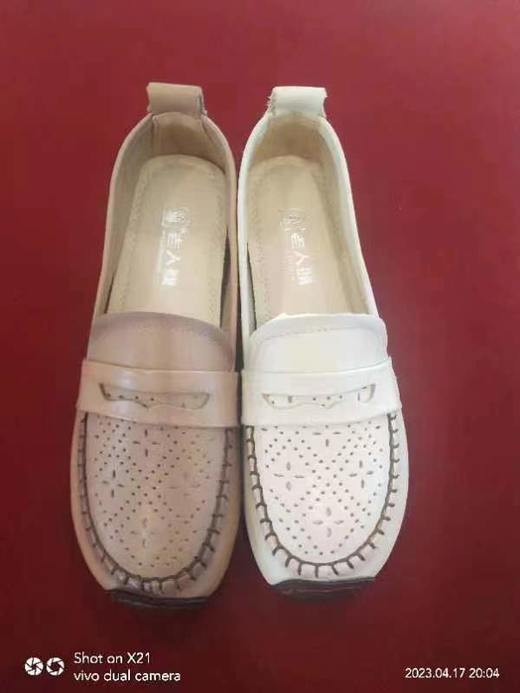 老人头女皮凉鞋298762，咖色，米色，35-39码，原价658，现价329。 商品图0
