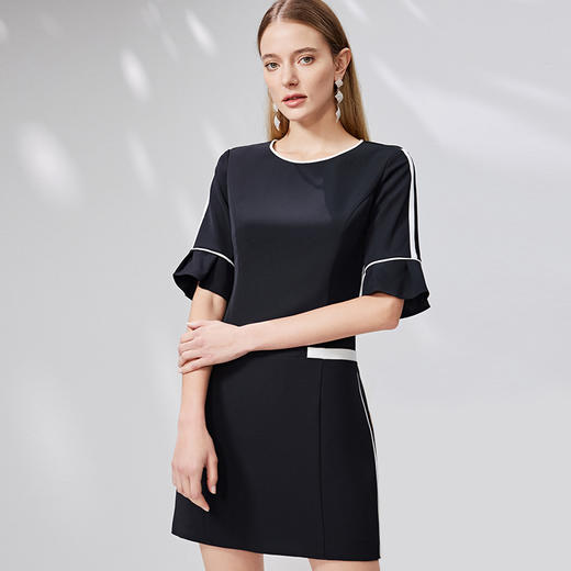 EITIE爱特爱时尚撞色喇叭袖收腰显瘦短裙连衣裙通勤简约夏新款B07174 商品图3