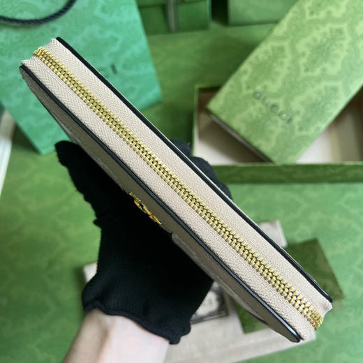 Gucci燕麦色长款钱包 商品图6