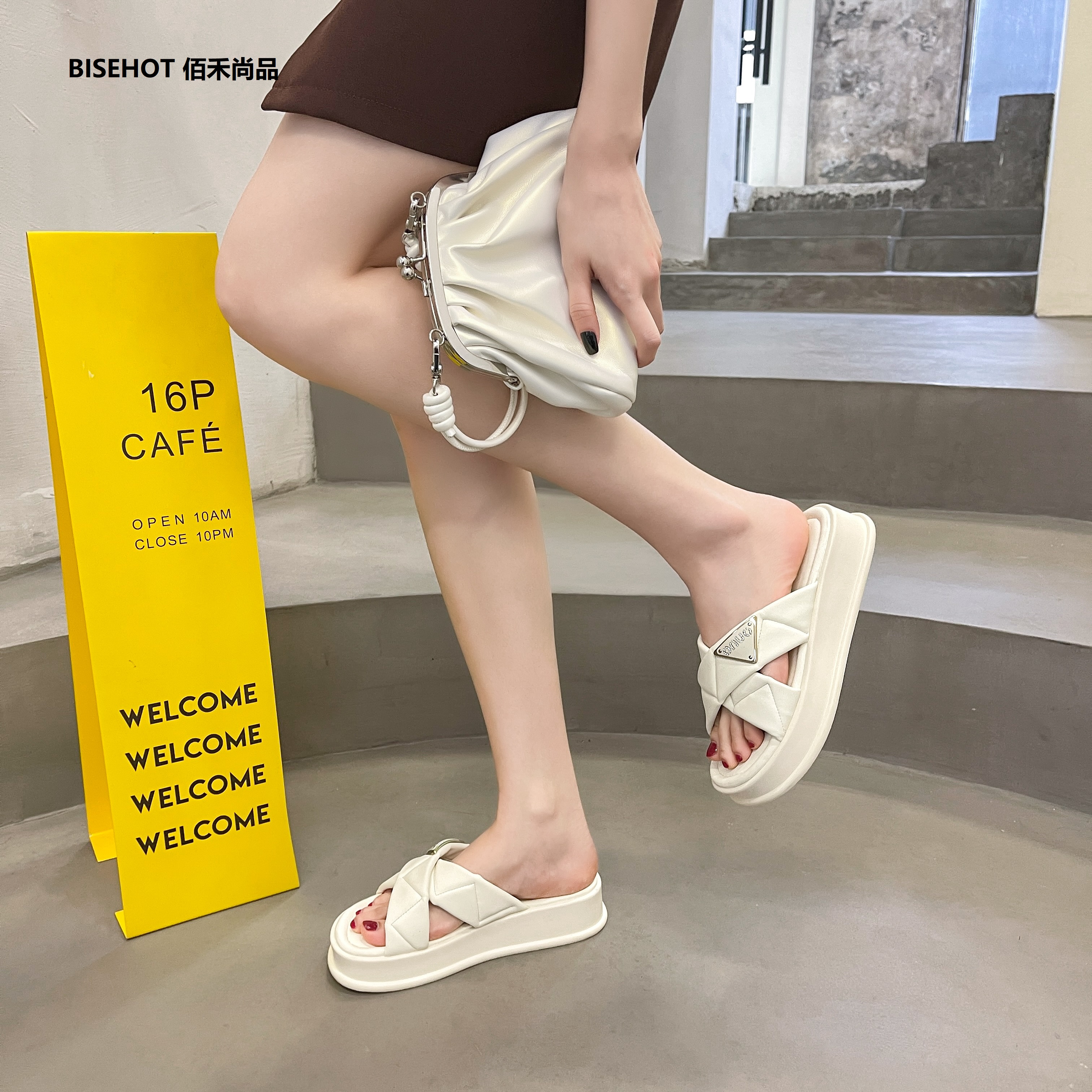 新品百搭松糕底交叉带拖鞋949B32564