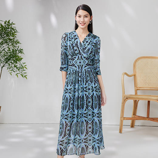 EITIE爱特爱春季新款修身复古印花V领蕾丝拼接五分袖长裙连衣裙女7007730 商品图1