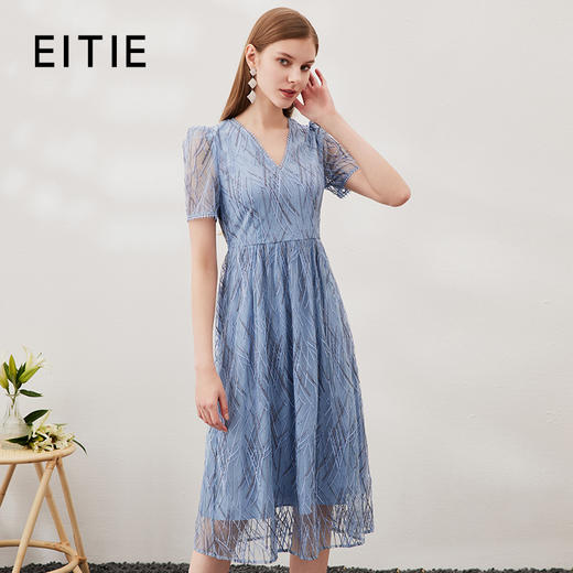 EITIE爱特爱春季新款优雅修身显瘦V领蕾丝拼接连衣裙女7007721 商品图0