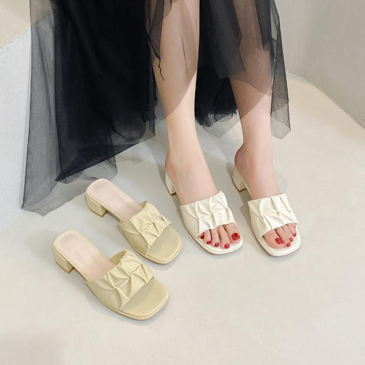 新品百搭云朵拖鞋427B32560 商品图4