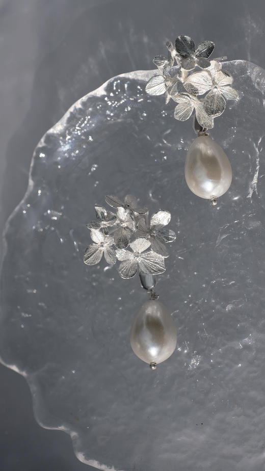 Fireflies  无尽夏花簇珍珠耳环(一对） 商品图8